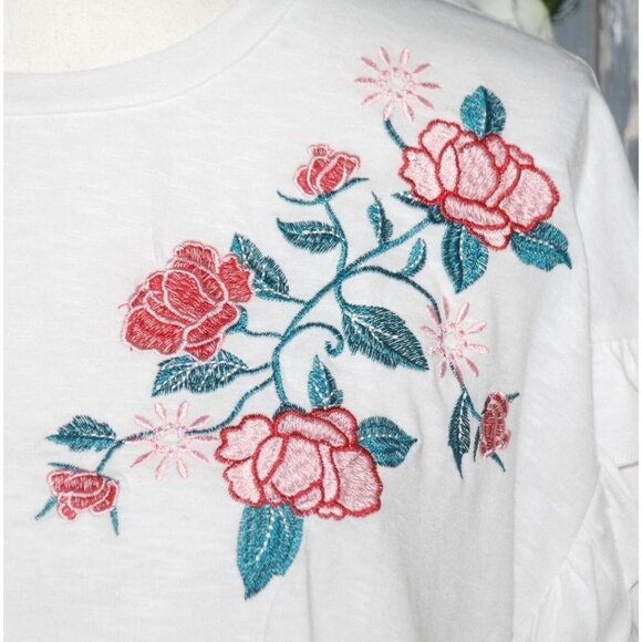 Paper Crane White Boho Top T-Shirt Size L Embroidered Floral Roses Ruffle Sleeve - Picture 3 of 8